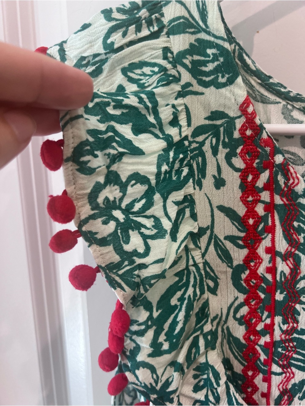 NWT Savanna Jane Green Floral Tunic with Red Embroidery Size Large - Picture 4 of 14